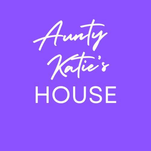 Auberge de jeunesse Aunty Katie'S House, Ni Tourist Board Certified & Located On The Main Oldpark Road To Belfast, With Free Continental Breakfast & Free Ultra Fast Sky Internet, Free Sky Sports & Free Sky Cinema, Self-Check In After 10Pm Gmt Extérieur photo