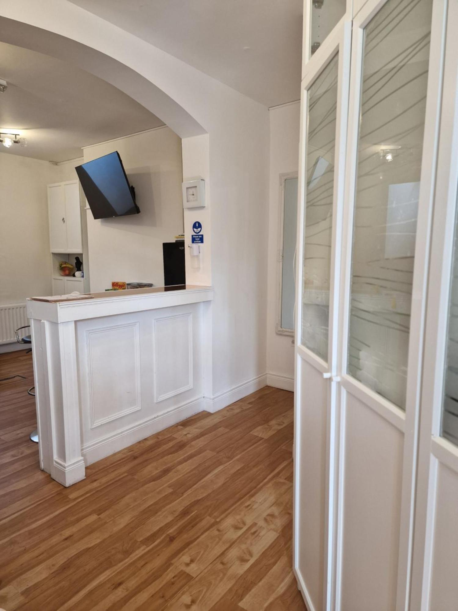 Auberge de jeunesse Aunty Katie'S House, Ni Tourist Board Certified & Located On The Main Oldpark Road To Belfast, With Free Continental Breakfast & Free Ultra Fast Sky Internet, Free Sky Sports & Free Sky Cinema, Self-Check In After 10Pm Gmt Extérieur photo