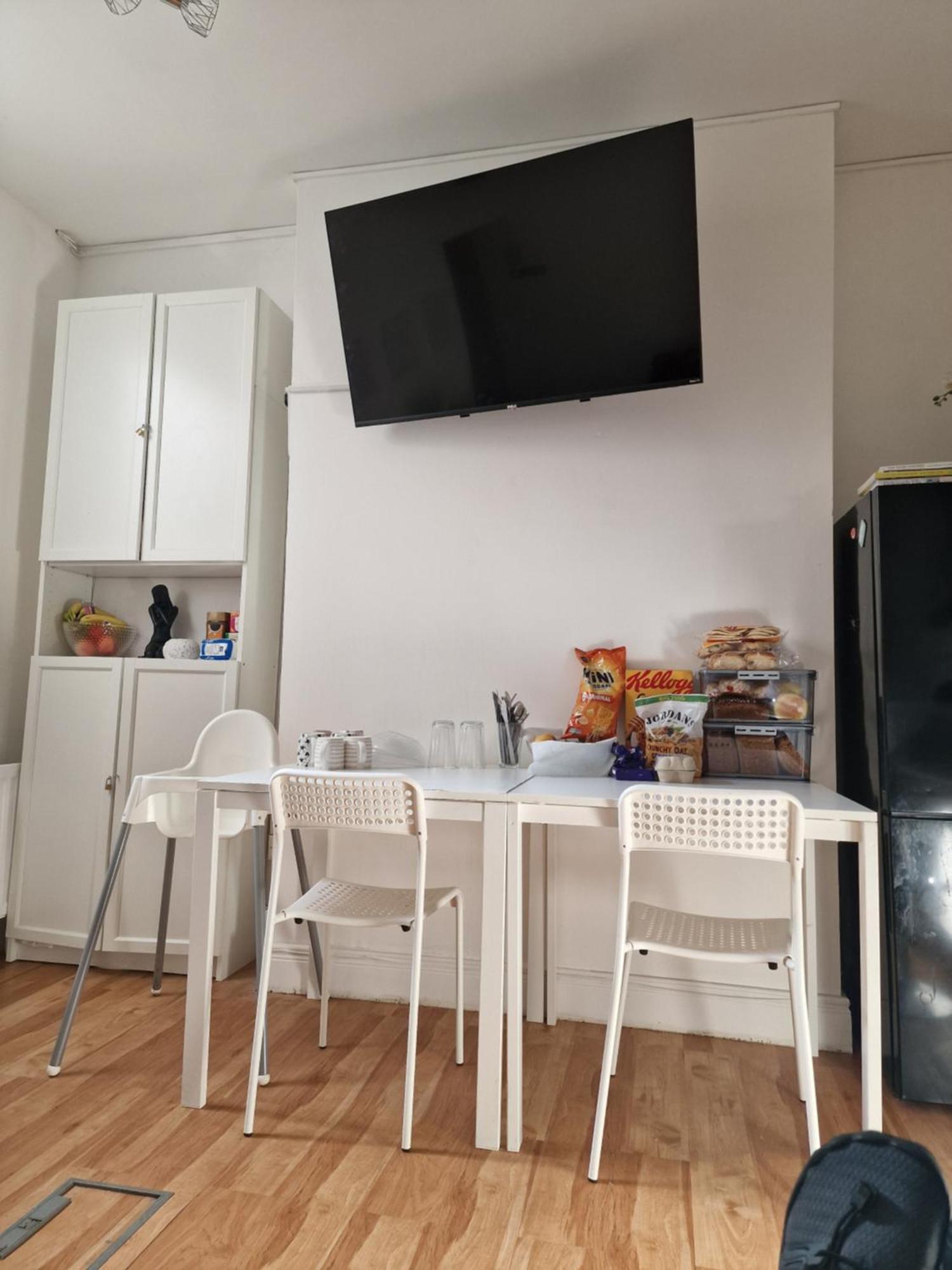 Auberge de jeunesse Aunty Katie'S House, Ni Tourist Board Certified & Located On The Main Oldpark Road To Belfast, With Free Continental Breakfast & Free Ultra Fast Sky Internet, Free Sky Sports & Free Sky Cinema, Self-Check In After 10Pm Gmt Extérieur photo