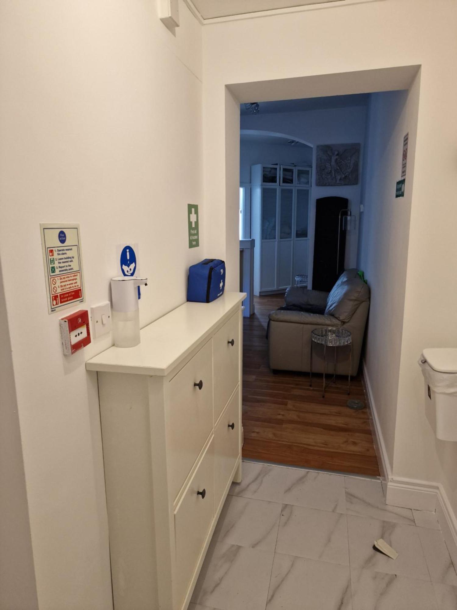 Auberge de jeunesse Aunty Katie'S House, Ni Tourist Board Certified & Located On The Main Oldpark Road To Belfast, With Free Continental Breakfast & Free Ultra Fast Sky Internet, Free Sky Sports & Free Sky Cinema, Self-Check In After 10Pm Gmt Extérieur photo