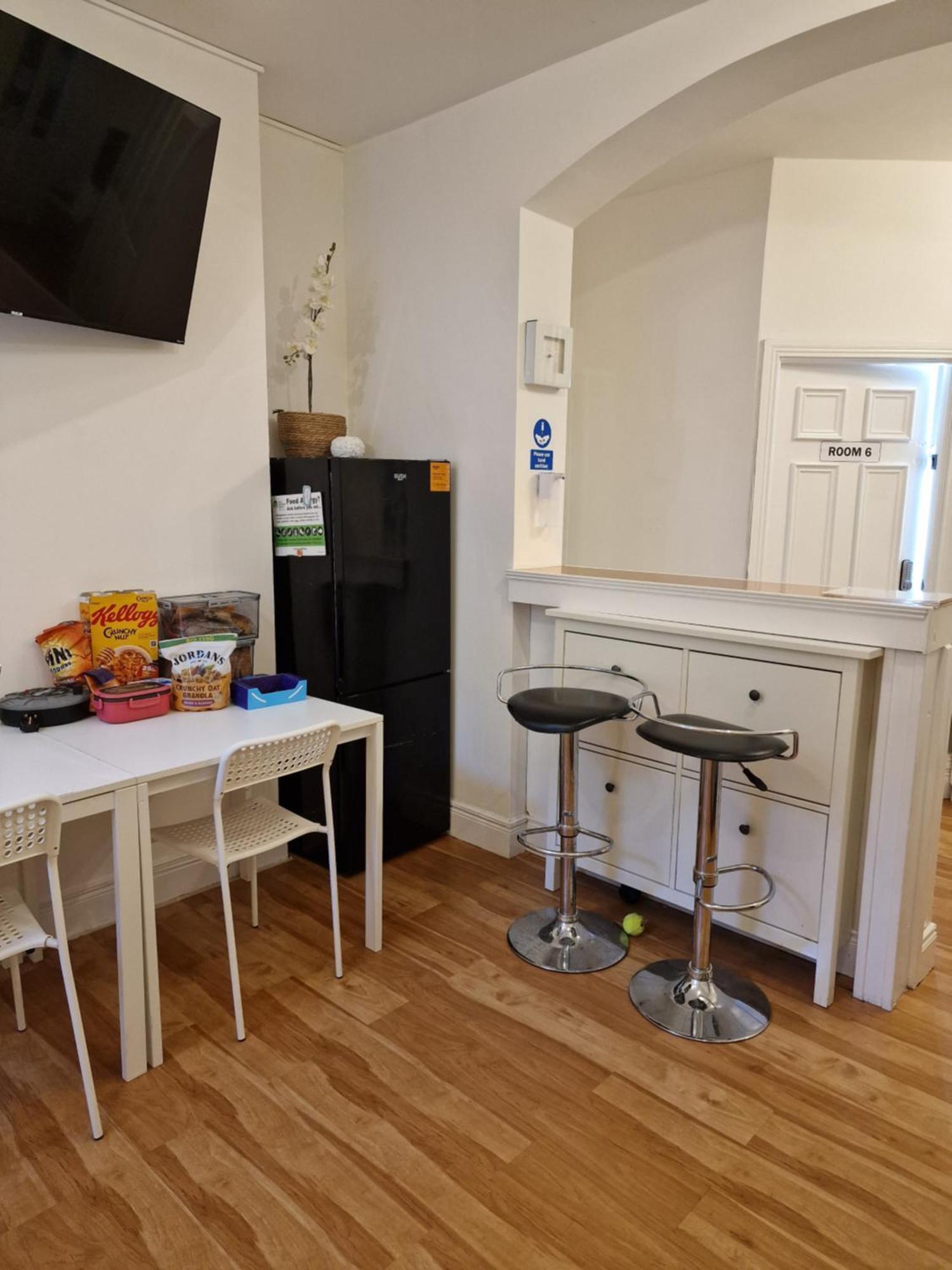 Auberge de jeunesse Aunty Katie'S House, Ni Tourist Board Certified & Located On The Main Oldpark Road To Belfast, With Free Continental Breakfast & Free Ultra Fast Sky Internet, Free Sky Sports & Free Sky Cinema, Self-Check In After 10Pm Gmt Extérieur photo