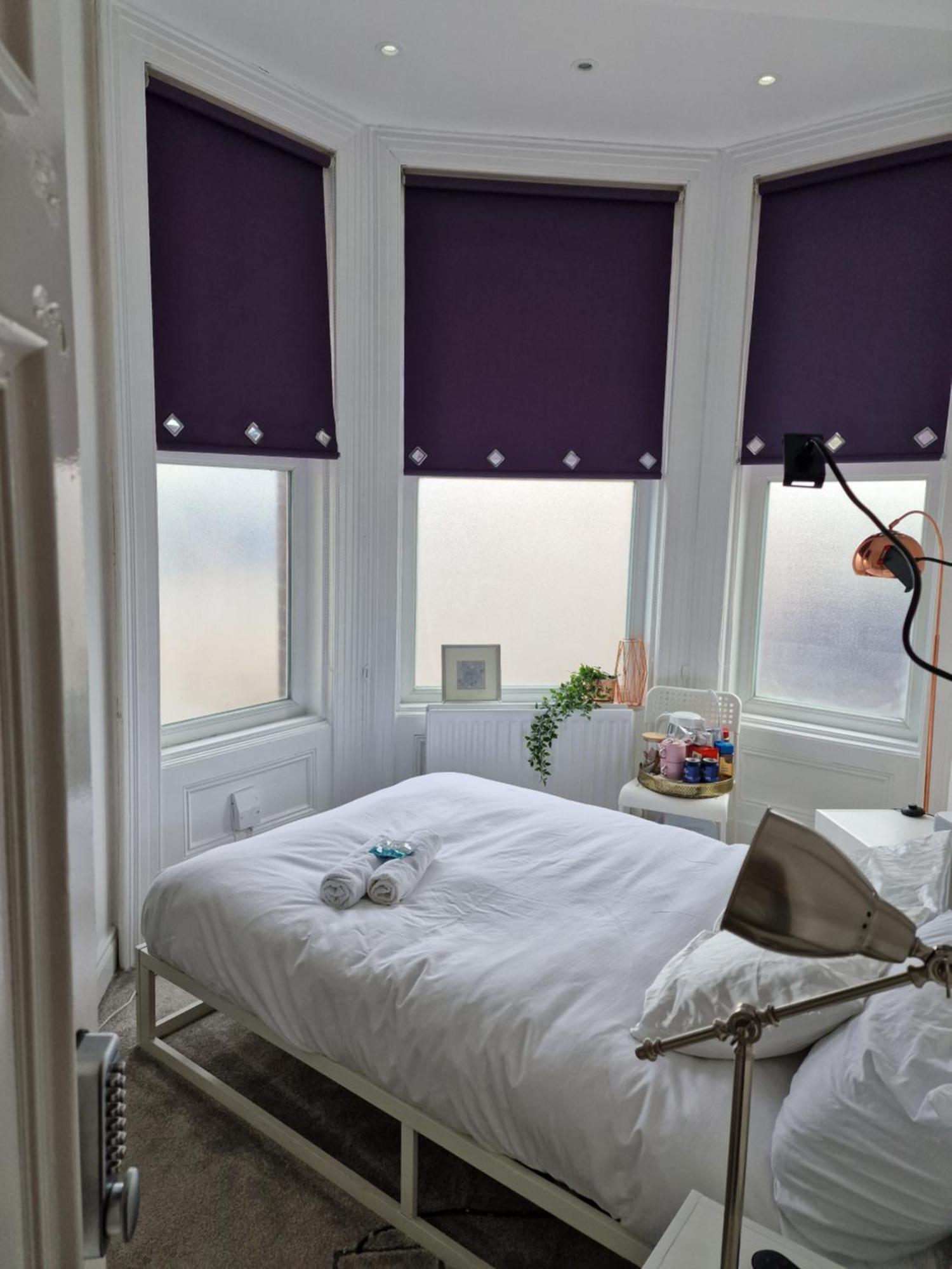 Auberge de jeunesse Aunty Katie'S House, Ni Tourist Board Certified & Located On The Main Oldpark Road To Belfast, With Free Continental Breakfast & Free Ultra Fast Sky Internet, Free Sky Sports & Free Sky Cinema, Self-Check In After 10Pm Gmt Extérieur photo