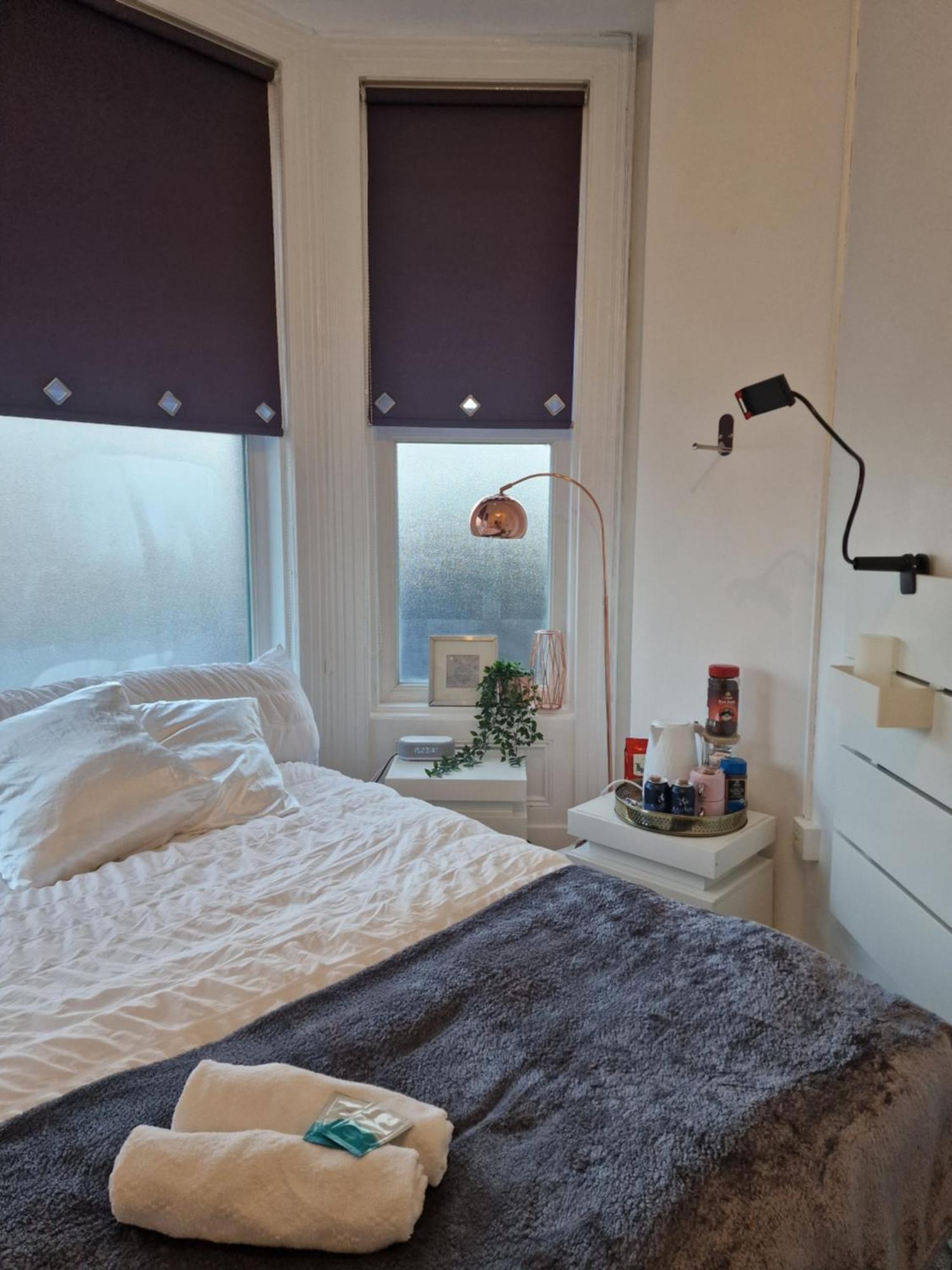 Auberge de jeunesse Aunty Katie'S House, Ni Tourist Board Certified & Located On The Main Oldpark Road To Belfast, With Free Continental Breakfast & Free Ultra Fast Sky Internet, Free Sky Sports & Free Sky Cinema, Self-Check In After 10Pm Gmt Extérieur photo